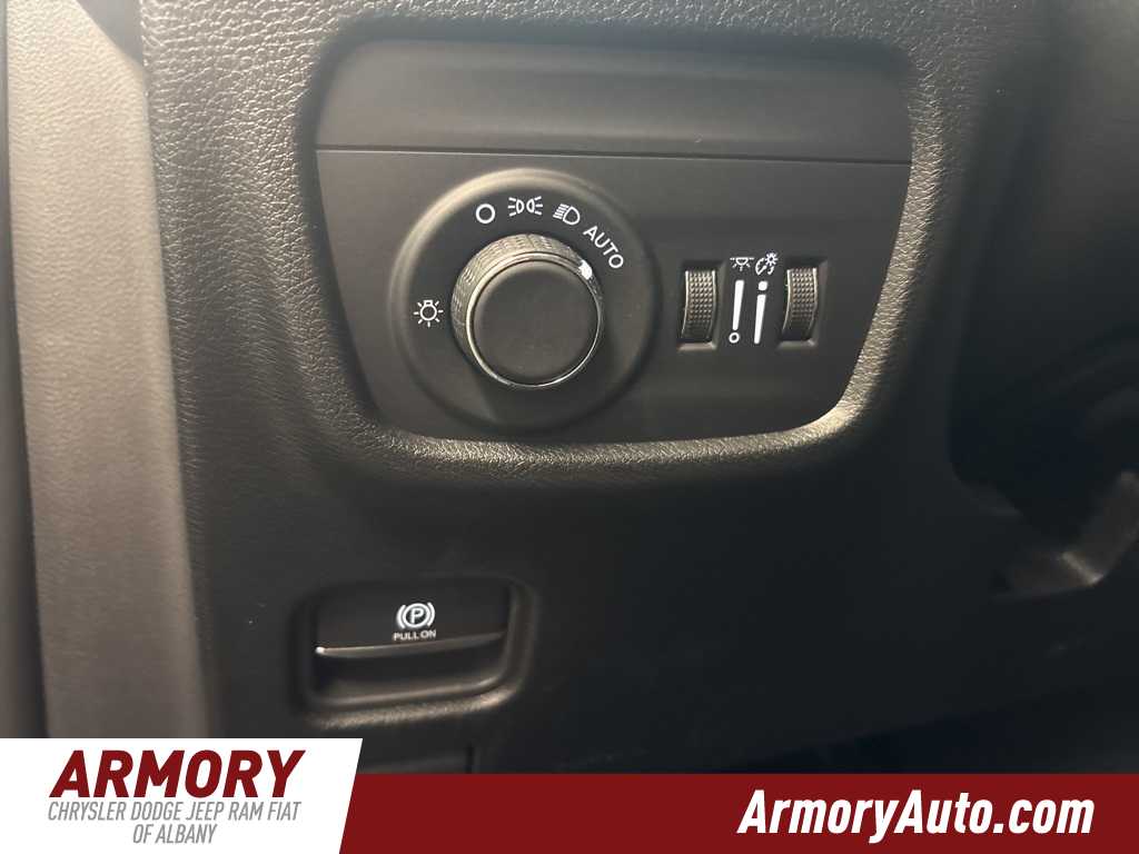 Thumbnail: 2025 Jeep Grand Cherokee - 10