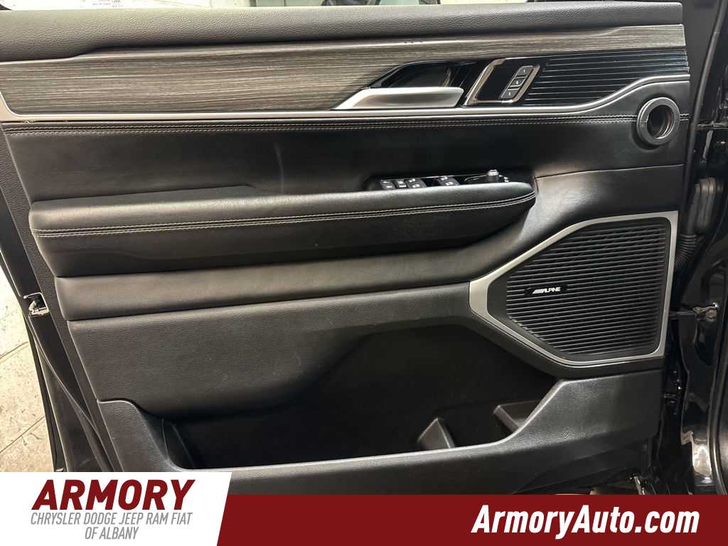 Thumbnail: 2023 Jeep Wagoneer - 7