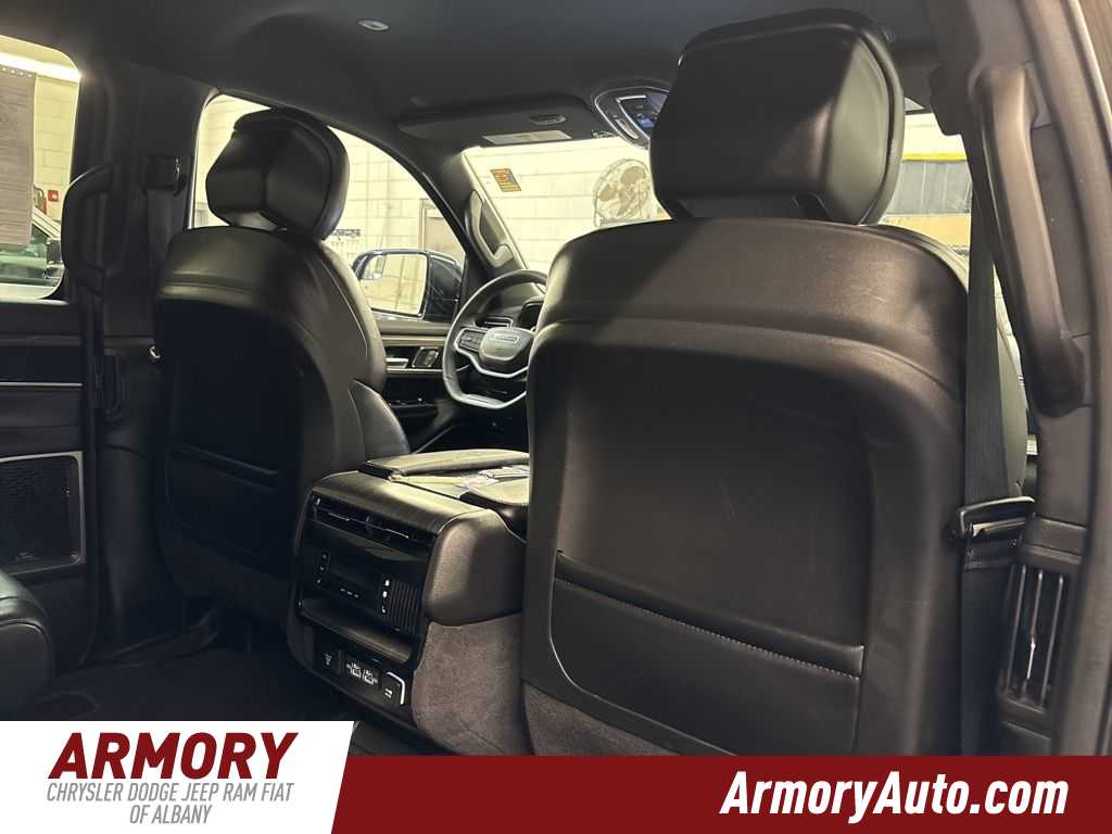 Thumbnail: 2024 Jeep Wagoneer - 39