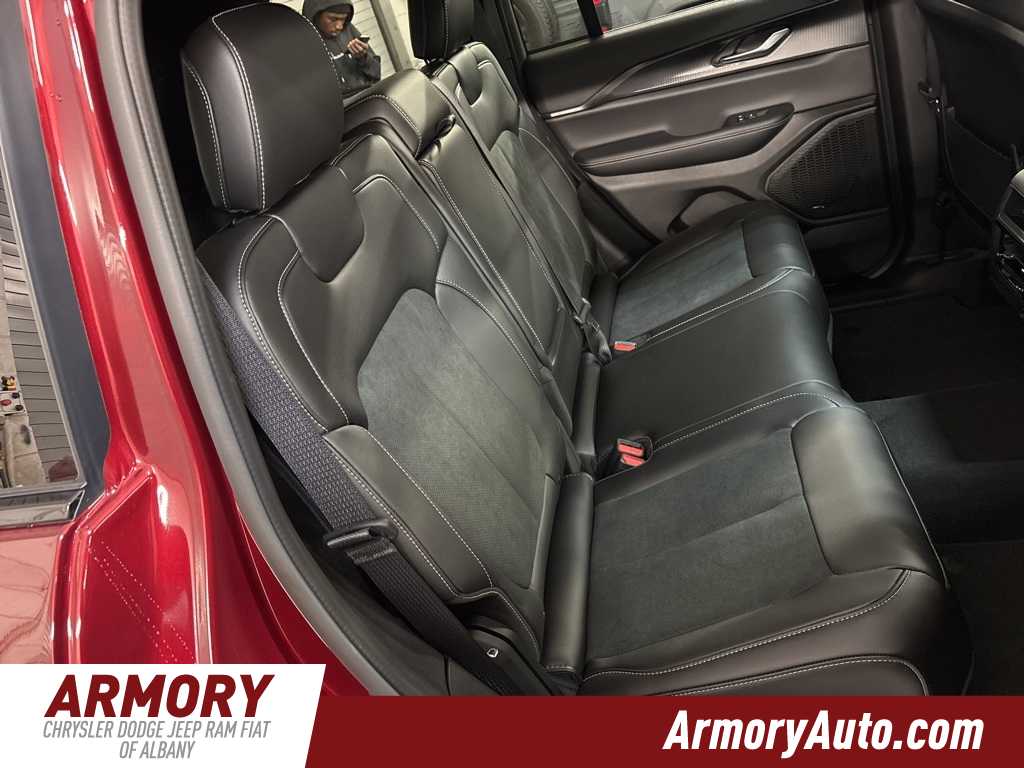 Thumbnail: 2025 Jeep Grand Cherokee - 29