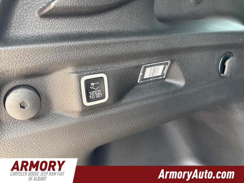 Thumbnail: 2025 Jeep Grand Cherokee L - 23