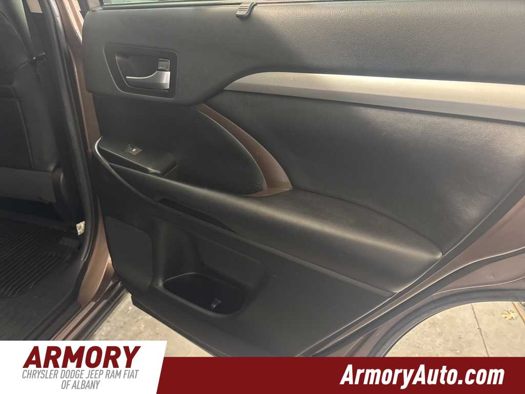 Thumbnail: 2019 Toyota Highlander - 30