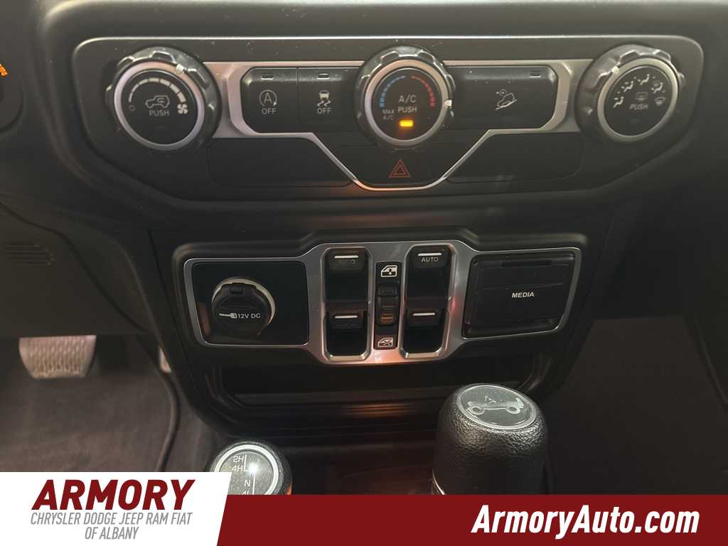 Thumbnail: 2018 Jeep Wrangler - 19