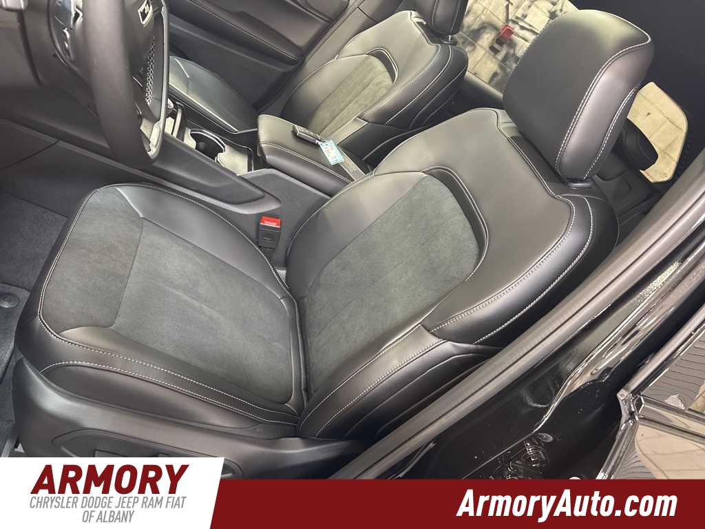 Thumbnail: 2025 Jeep Grand Cherokee - 10