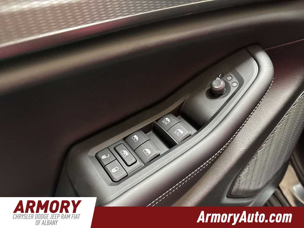 Thumbnail: 2025 Jeep Grand Cherokee - 8