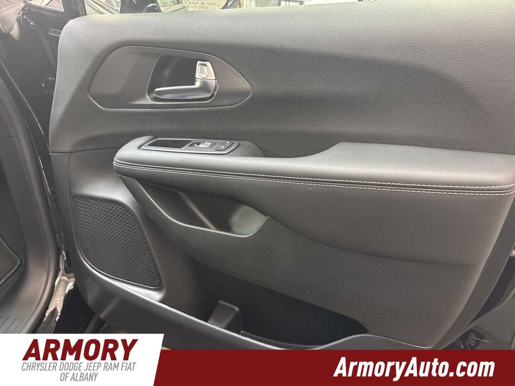 Thumbnail: 2026 Chrysler Pacifica - 39