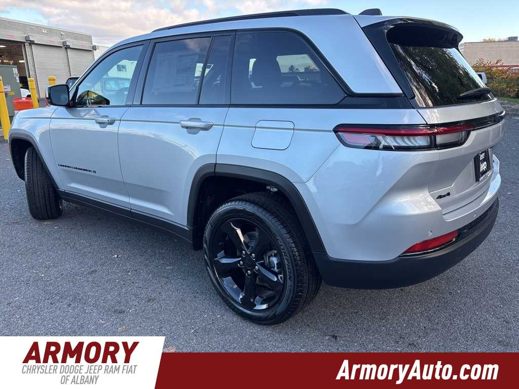 Thumbnail: 2025 Jeep Grand Cherokee - 6