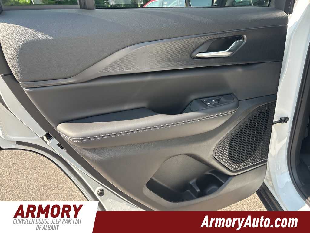 Thumbnail: 2025 Jeep Grand Cherokee - 10