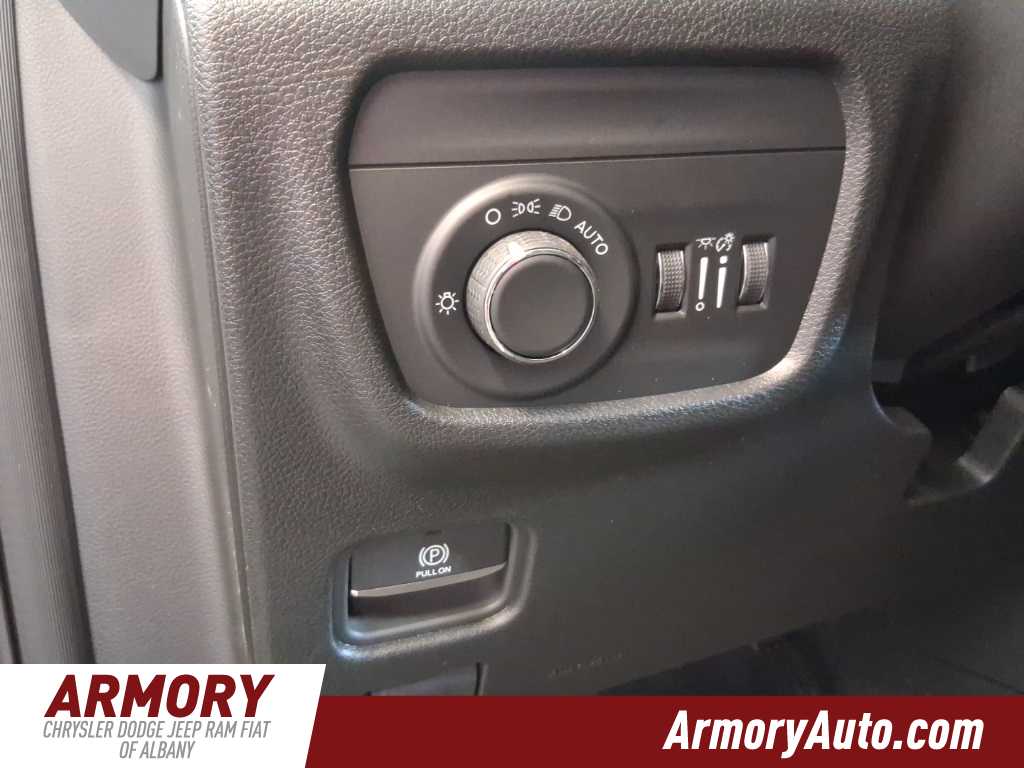 Thumbnail: 2025 Jeep Grand Cherokee - 10