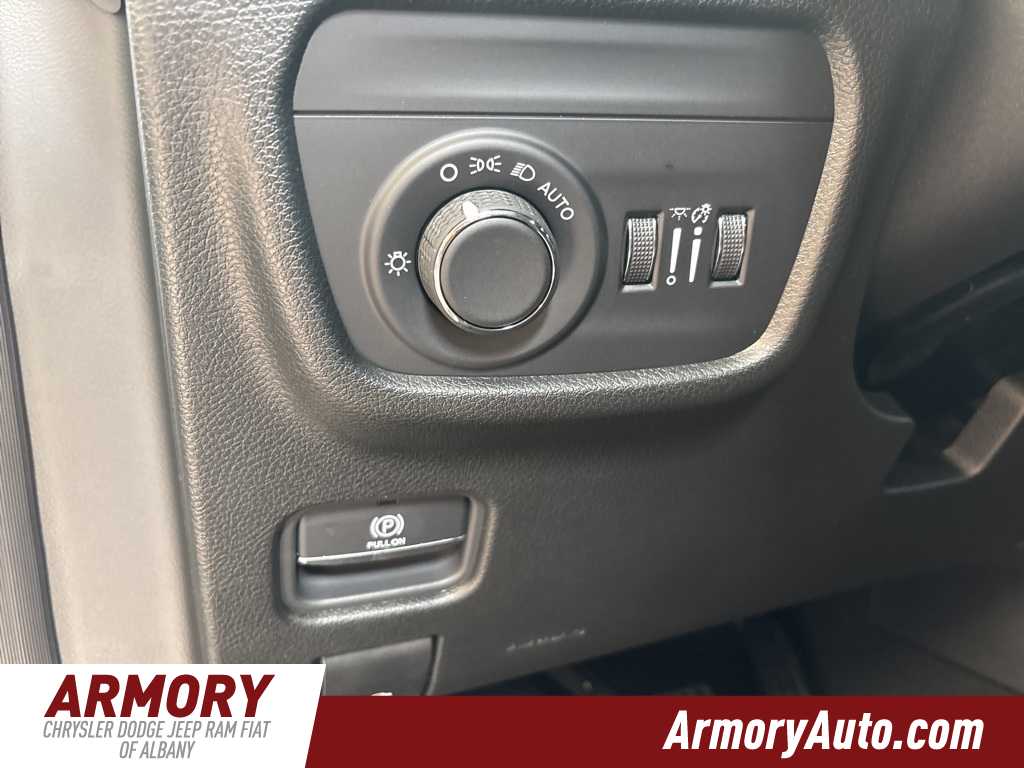 Thumbnail: 2025 Jeep Grand Cherokee - 10