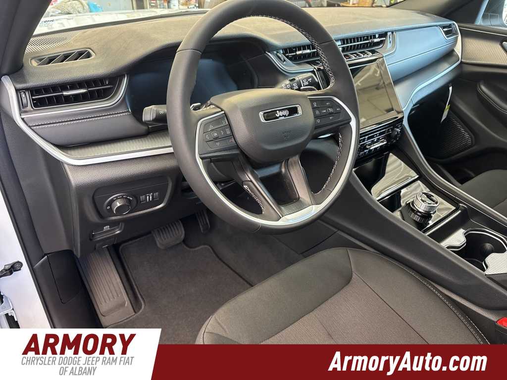 Thumbnail: 2025 Jeep Grand Cherokee L - 9