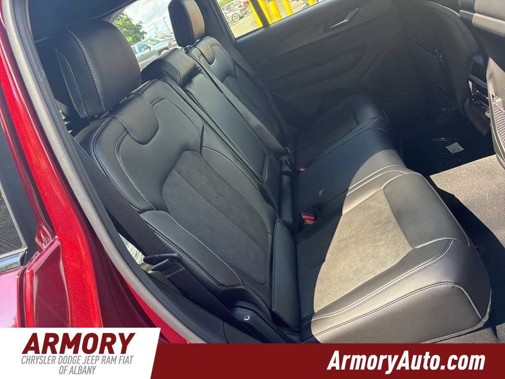 Thumbnail: 2025 Jeep Grand Cherokee - 23