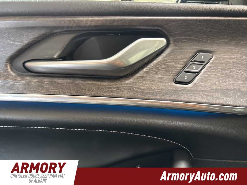 Thumbnail: 2023 Jeep Grand Cherokee - 9