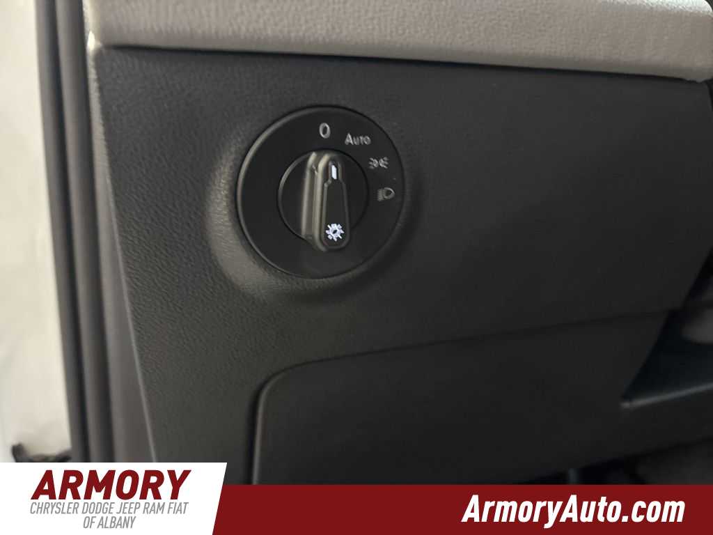 Thumbnail: 2023 Volkswagen Taos - 12