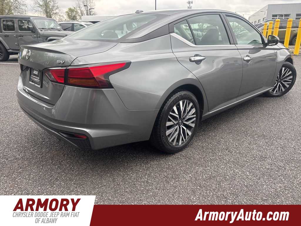 Thumbnail: 2023 Nissan Altima - 3
