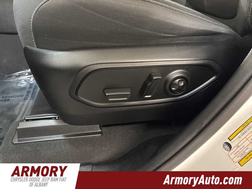 Thumbnail: 2023 Jeep Grand Cherokee L - 12