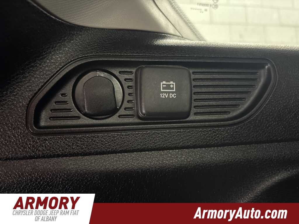 Thumbnail: 2023 Jeep Grand Cherokee - 28