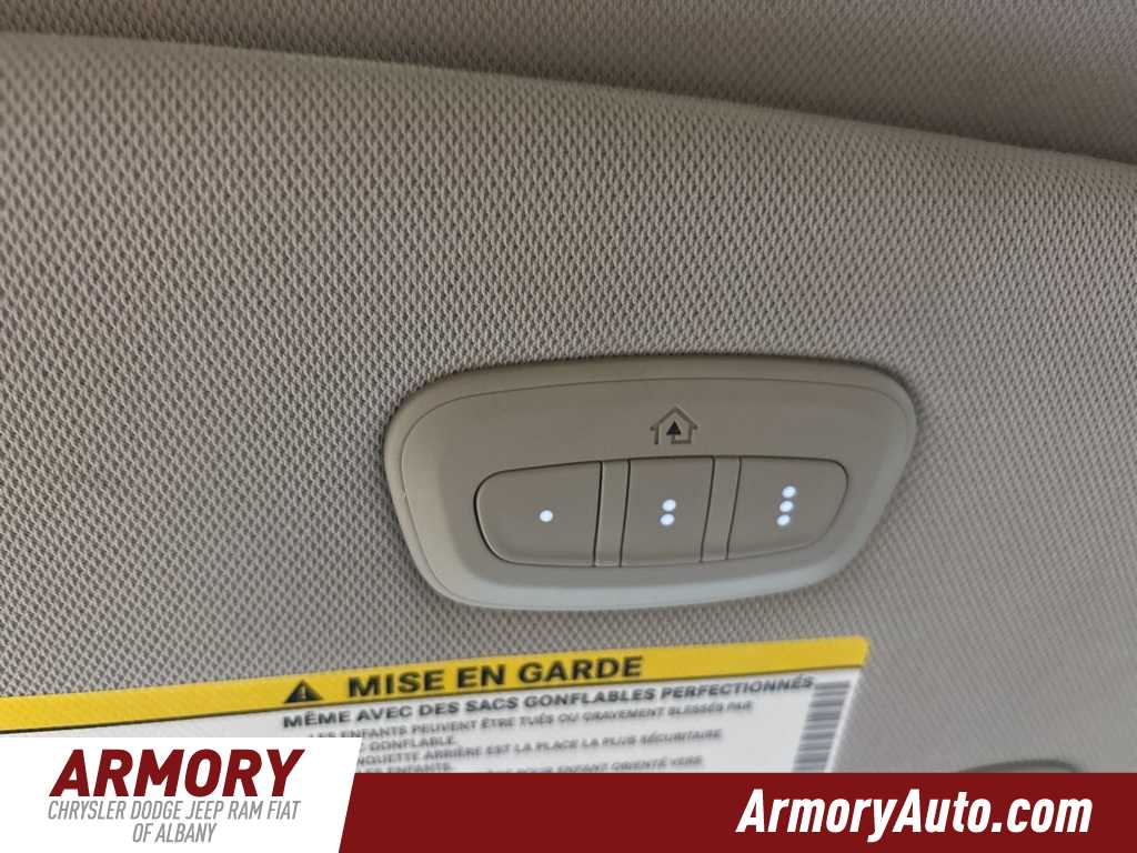 Thumbnail: 2023 Chrysler Pacifica - 24