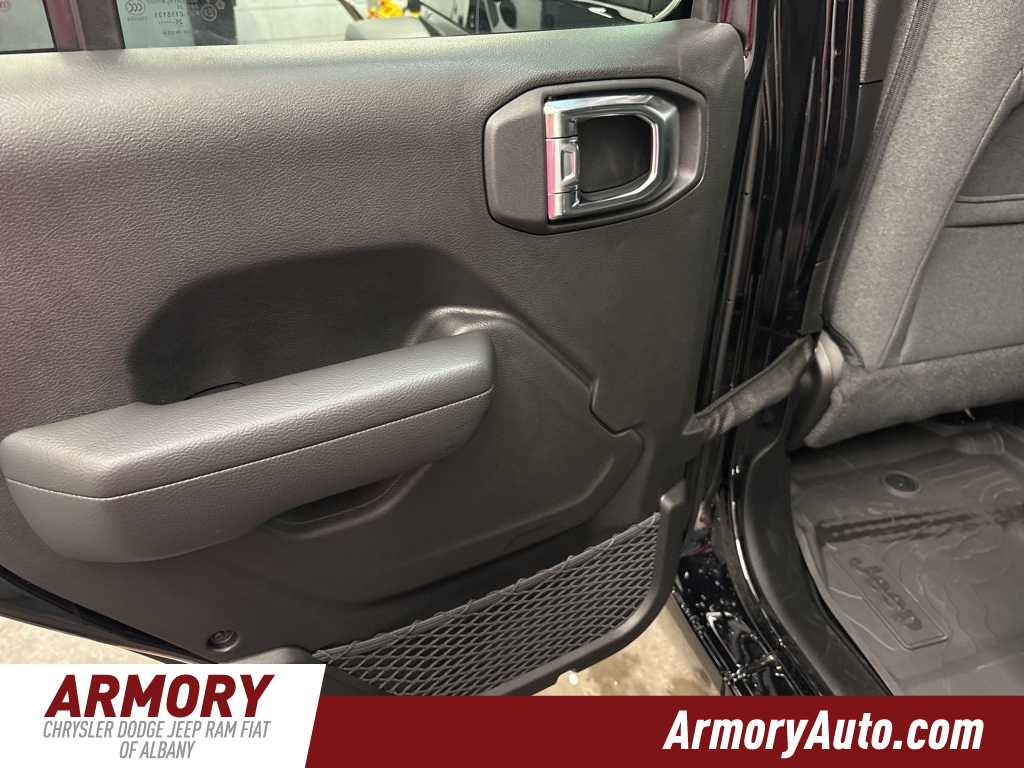 Thumbnail: 2025 Jeep Wrangler - 23