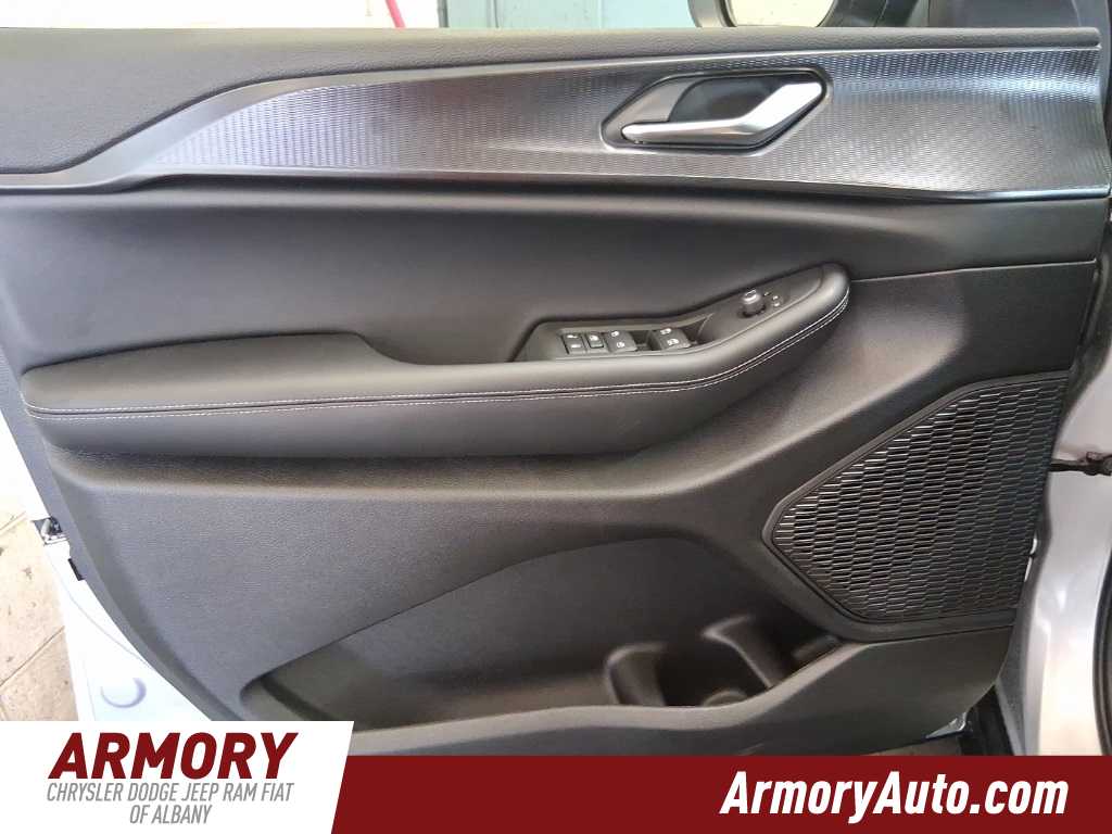 Thumbnail: 2025 Jeep Grand Cherokee - 7