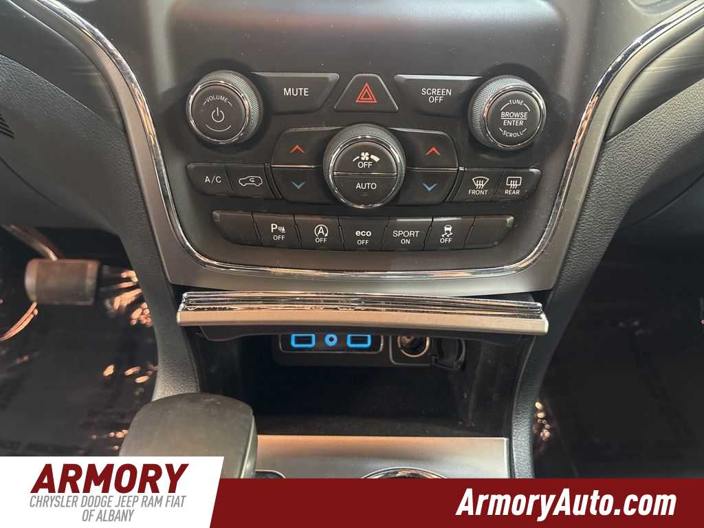 Thumbnail: 2020 Jeep Grand Cherokee - 20