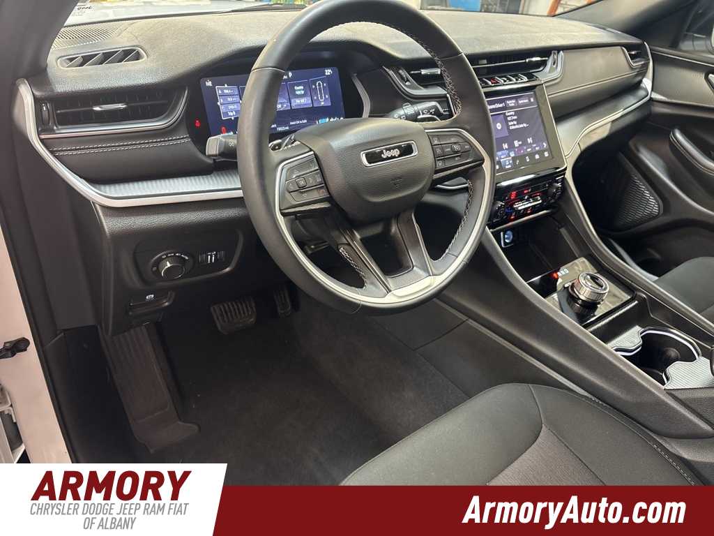 Thumbnail: 2025 Jeep Grand Cherokee - 9