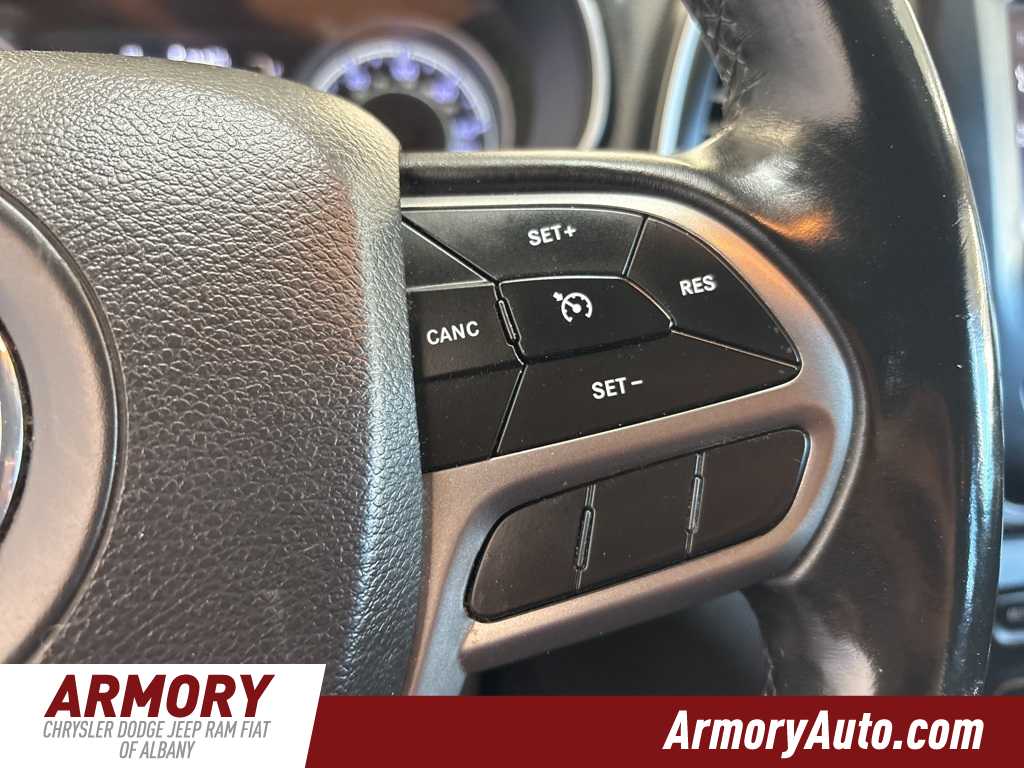 Thumbnail: 2019 Jeep Cherokee - 16