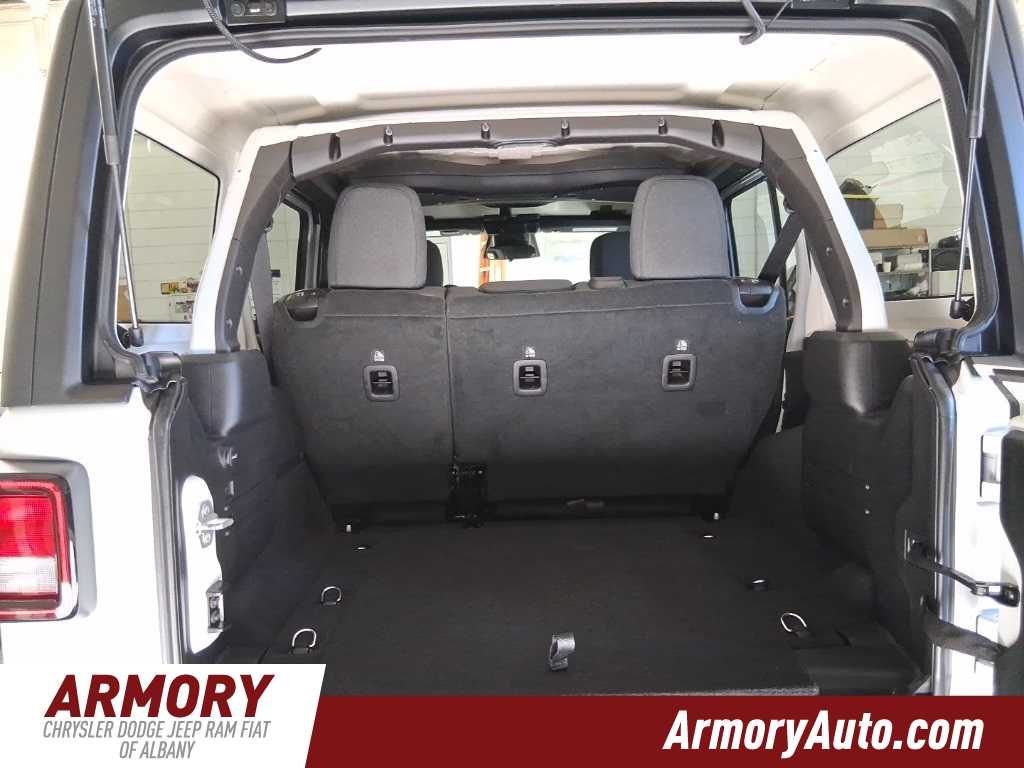 Thumbnail: 2025 Jeep Wrangler - 28