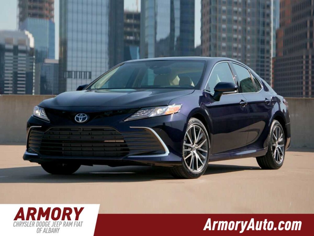 Used 2023 Toyota Camry SE Sedan