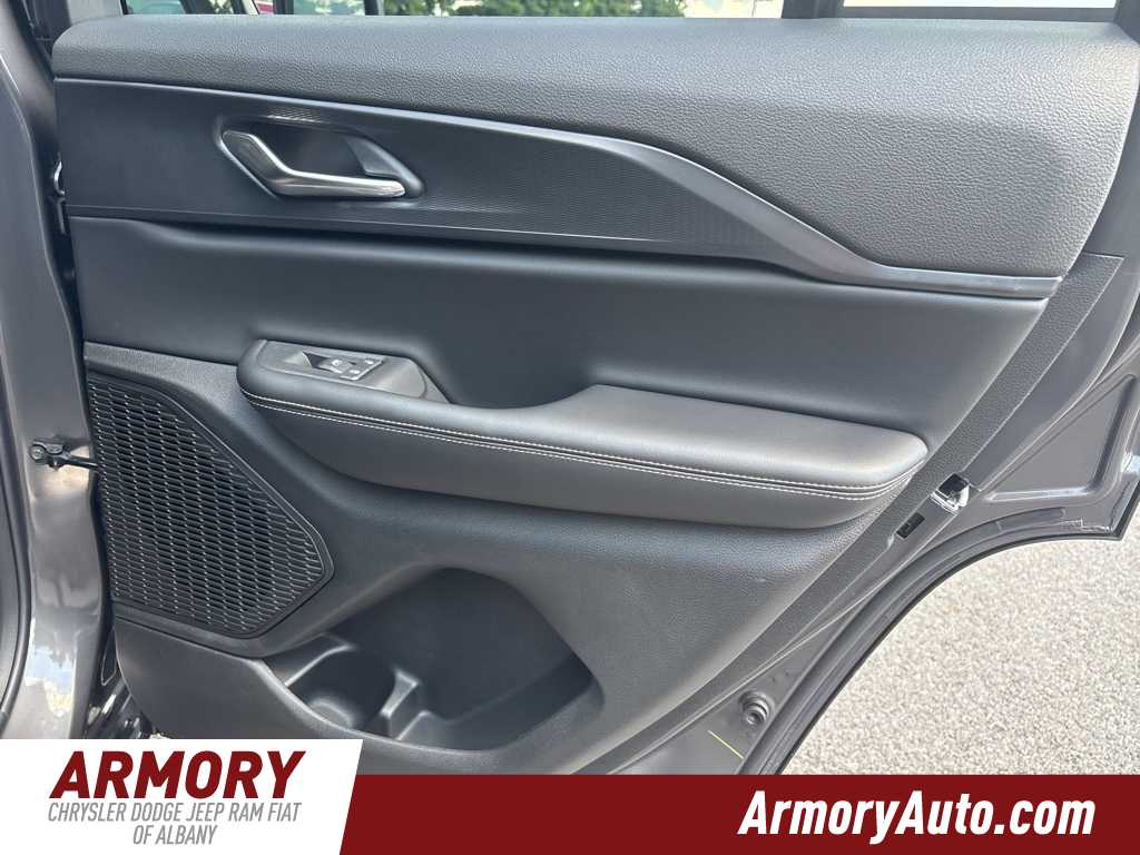 Thumbnail: 2025 Jeep Grand Cherokee - 25