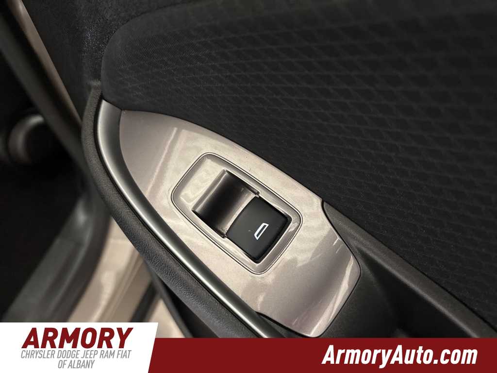 Thumbnail: 2023 Chevrolet Malibu - 30