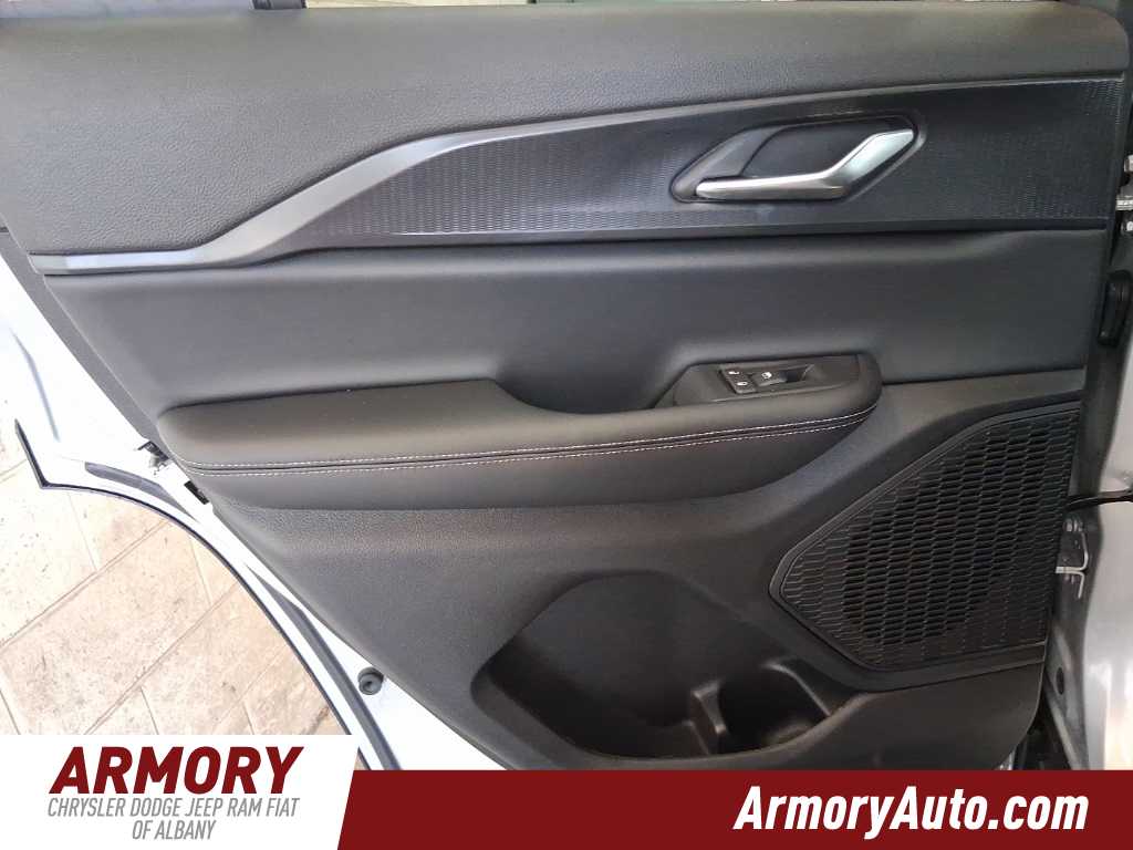 Thumbnail: 2025 Jeep Grand Cherokee - 23