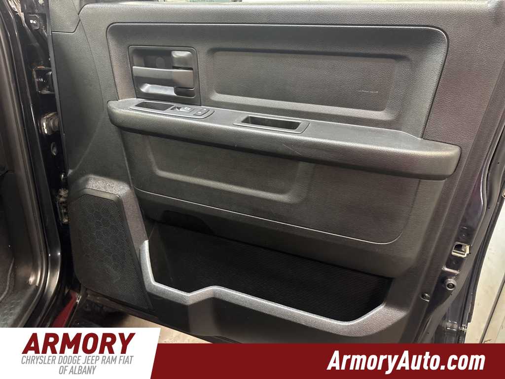 Thumbnail: 2019 RAM 1500 Classic - 31