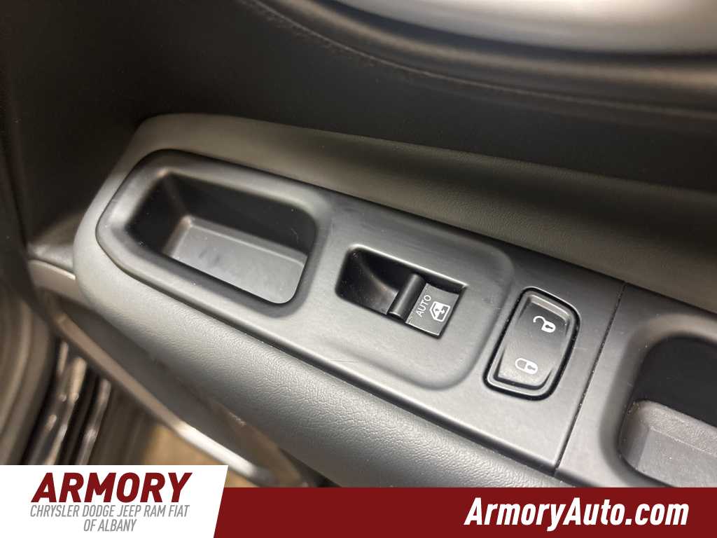 Thumbnail: 2023 Jeep Renegade - 33