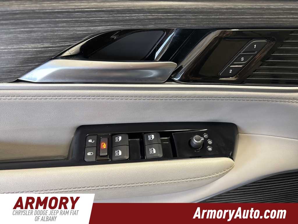 Thumbnail: 2024 Jeep Wagoneer - 8