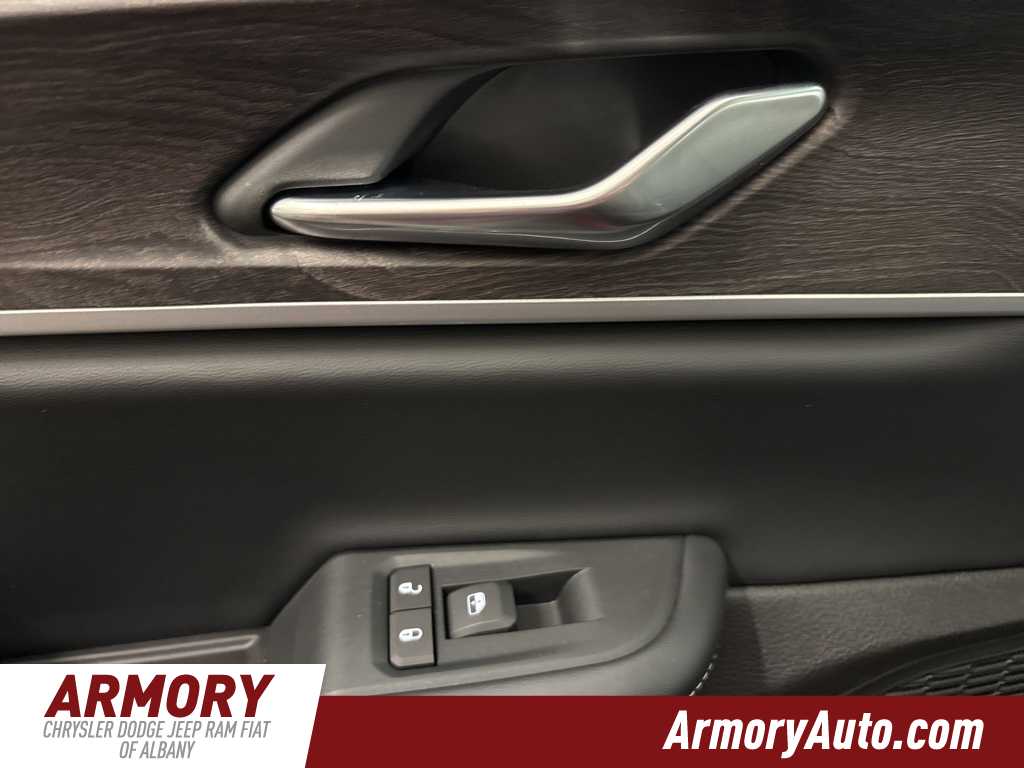 Thumbnail: 2025 Jeep Grand Cherokee L - 24