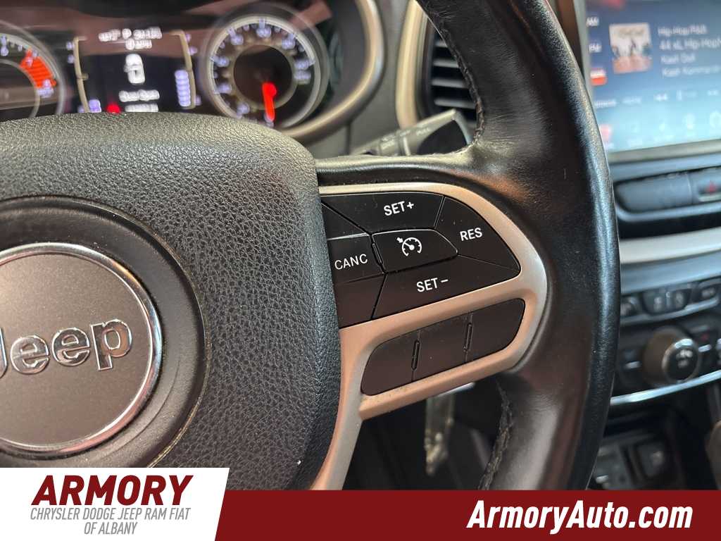 Thumbnail: 2017 Jeep Cherokee - 16