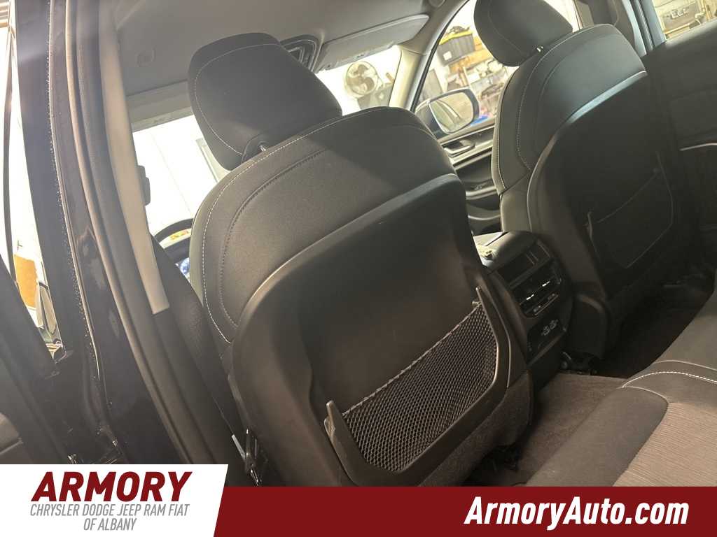 Thumbnail: 2022 Jeep Grand Cherokee - 24