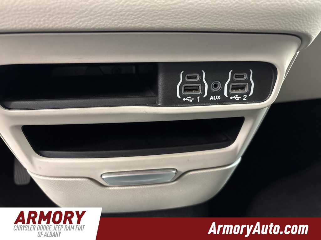 2023 Chrysler Pacifica Touring L 23