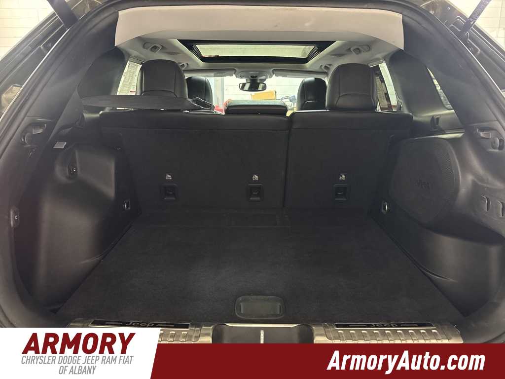 Thumbnail: 2021 Jeep Cherokee - 28