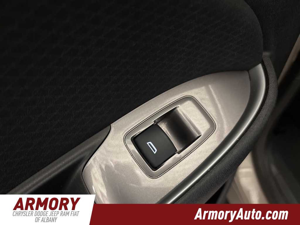 Thumbnail: 2023 Chevrolet Malibu - 25