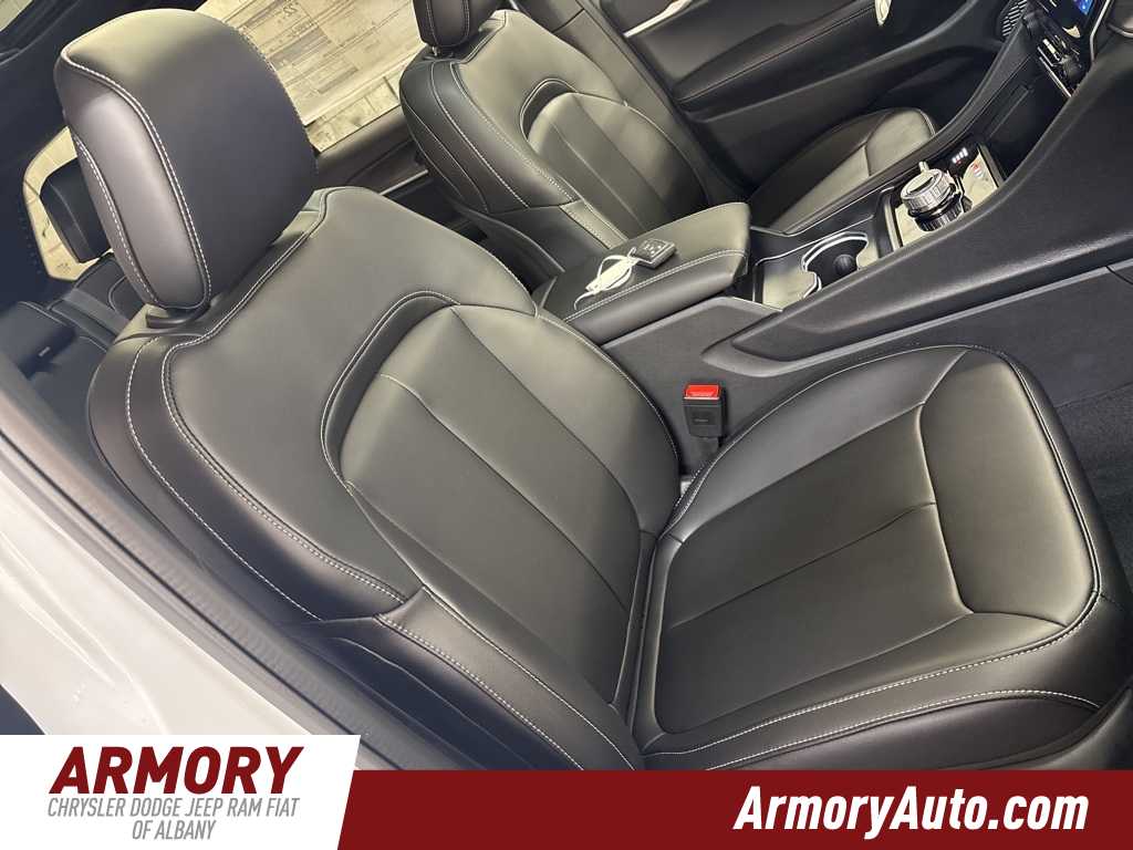 Thumbnail: 2025 Jeep Grand Cherokee - 39