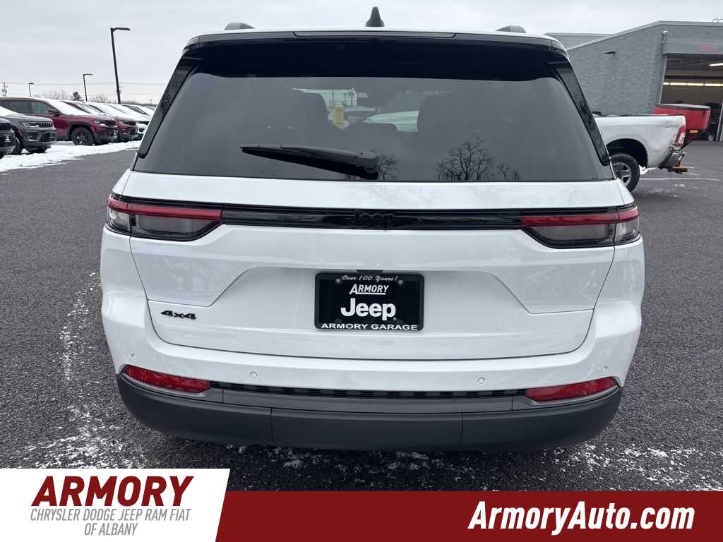 Thumbnail: 2026 Jeep Grand Cherokee - 5
