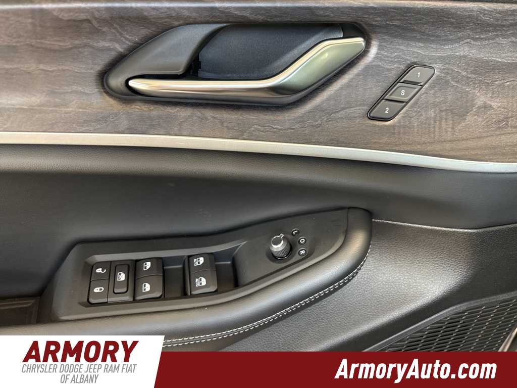 Thumbnail: 2025 Jeep Grand Cherokee - 8