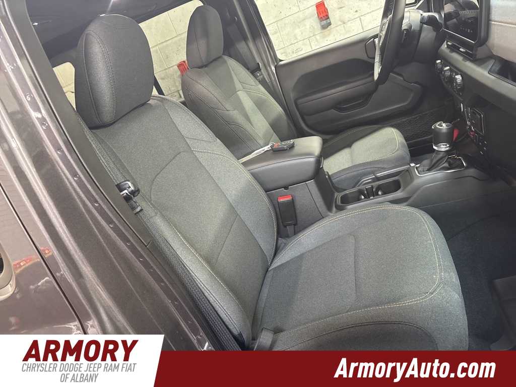 Thumbnail: 2025 Jeep Wrangler - 34