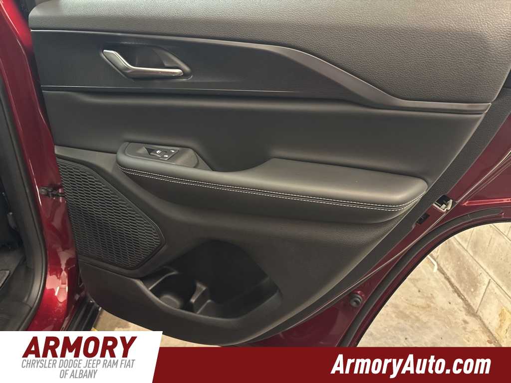 Thumbnail: 2025 Jeep Grand Cherokee - 28