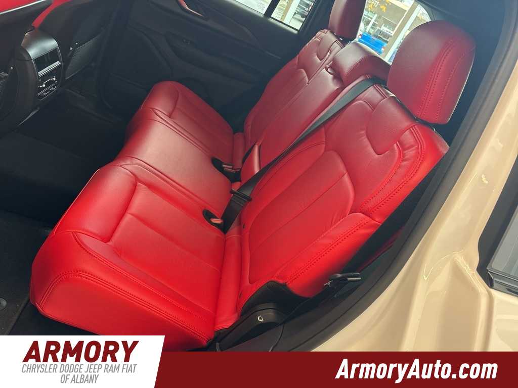 Thumbnail: 2025 Jeep Grand Cherokee - 24