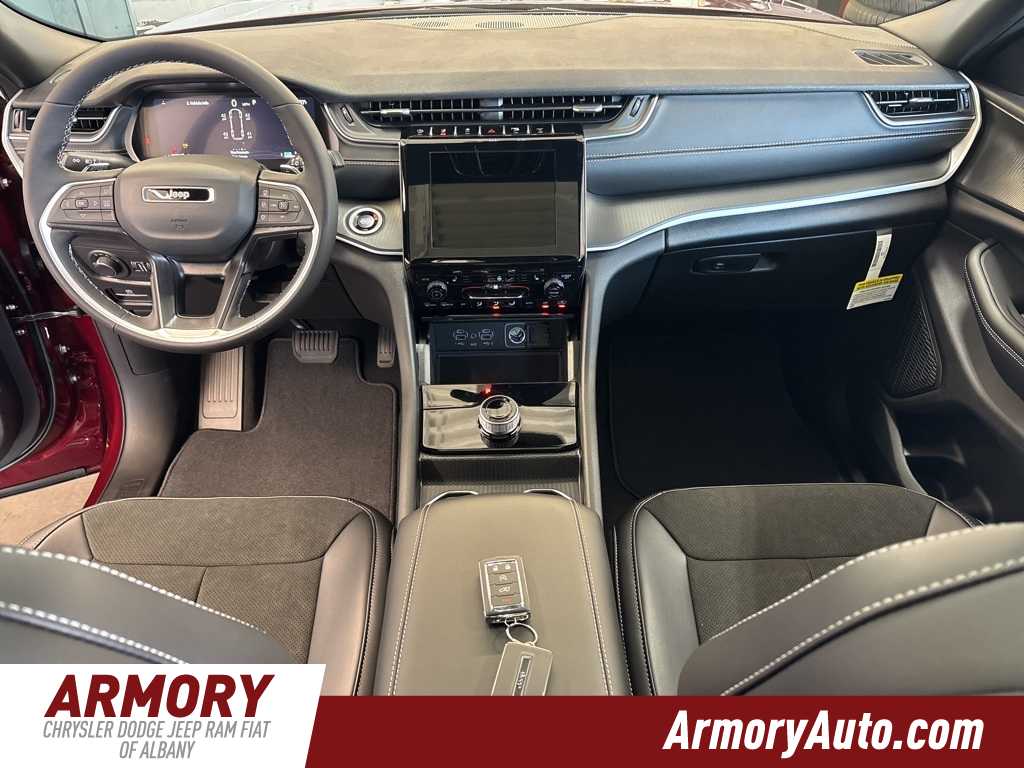 Thumbnail: 2025 Jeep Grand Cherokee L - 38