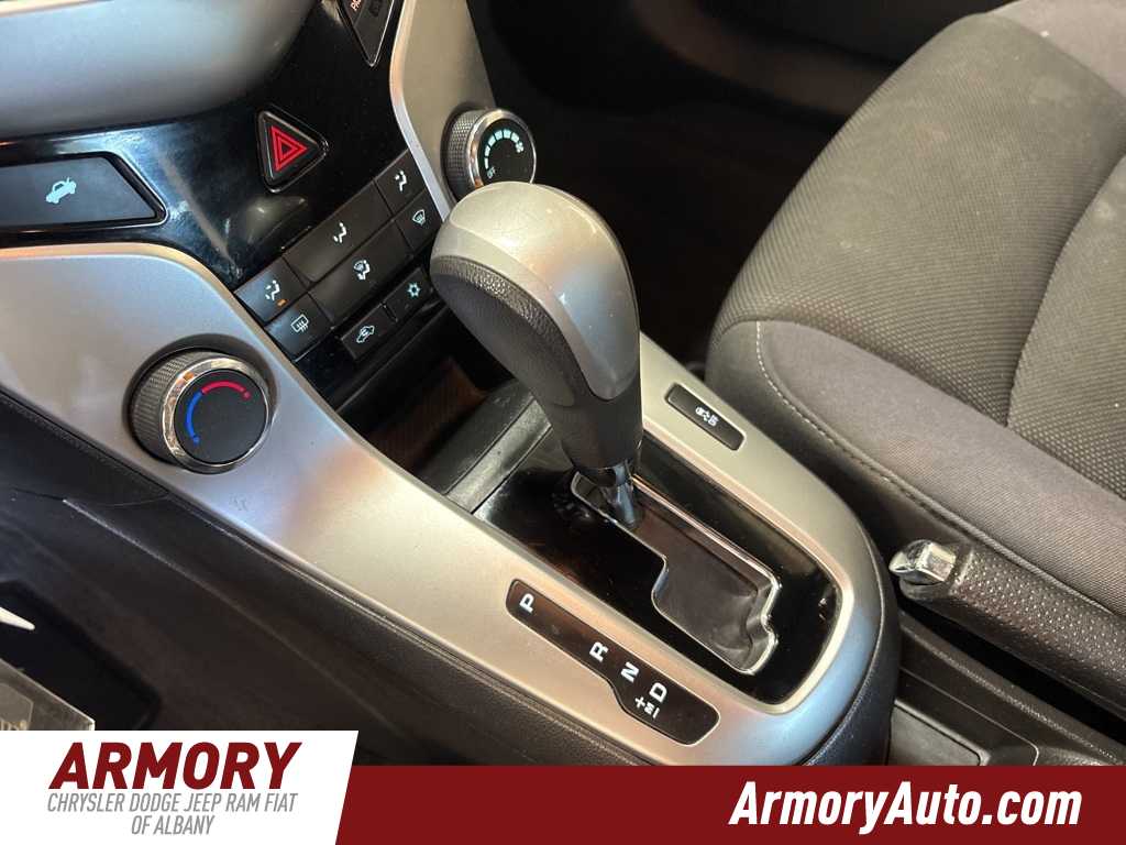 Thumbnail: 2015 Chevrolet Cruze - 16