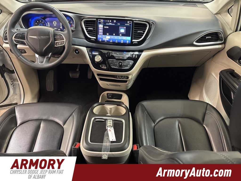 2023 Chrysler Pacifica Touring L 40